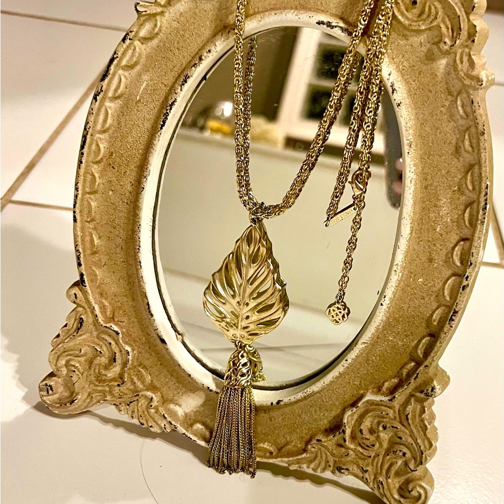 Gold Kendra Scott Necklace